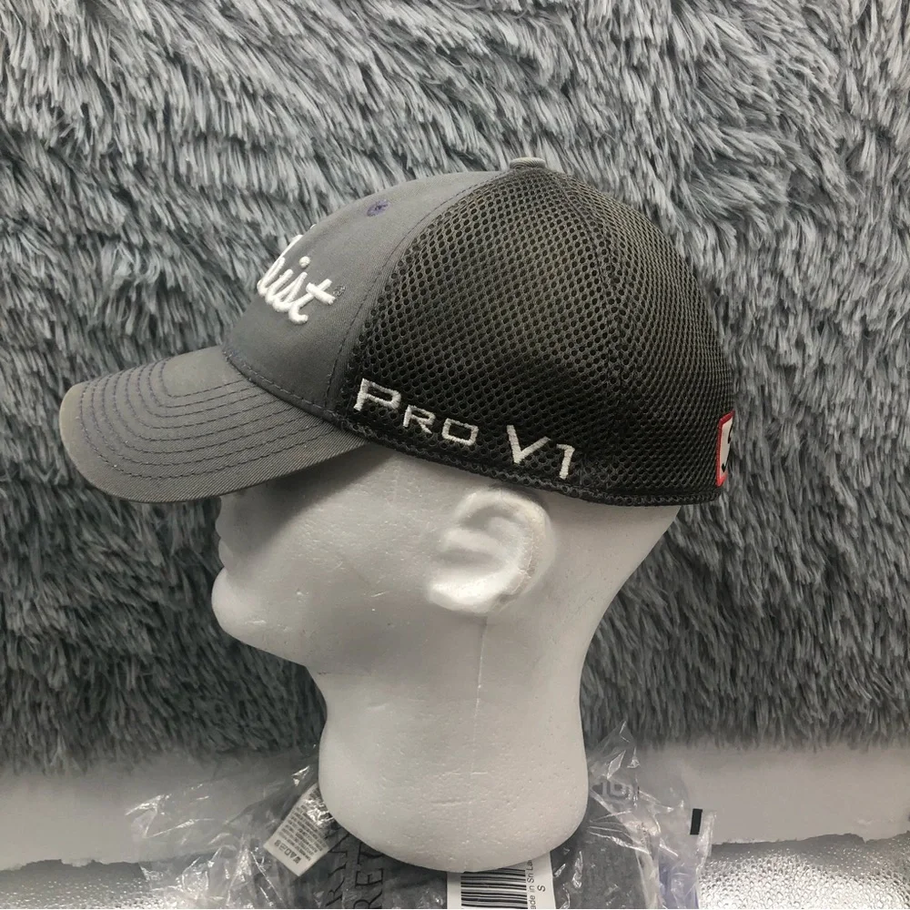 Titleist Hat Mens Small Medium Gray White Golf FJ Footjoy Baseball Cap Hat